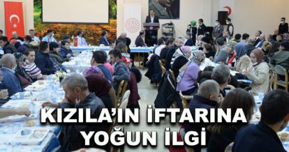 Kızılay'ın iftarına yoğun katılım