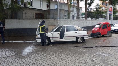 Çarşamba'da park halindeki otomobildeki yangın hasara yol açtı