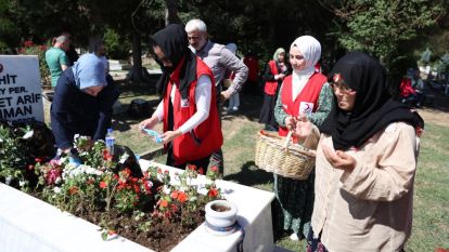 Suriye'de şehit olan Türk Kızılay personeli anıldı