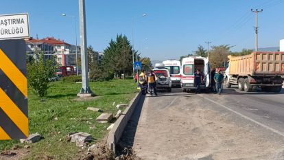 BOLU'DA AMBULANS İLE OTOMOBİL ÇARPIŞTI