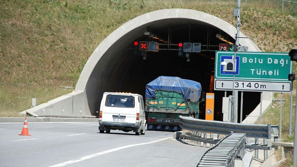 ANKARA İSTİKAMETİ TRAFİĞE KAPATILDI