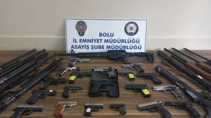 ÇOK SAYIDA RUHSATSIZ SİLAH ELE GEÇİRİLDİ