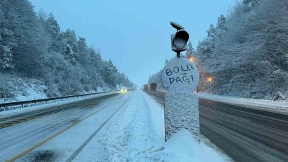 Bolu Dağı geçişinde aralıklarla kar yağışı etkili oluyor