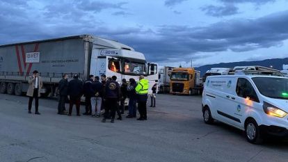 Dinlenme tesisinde park halindeki tırın içinde erkek cesedi bulundu