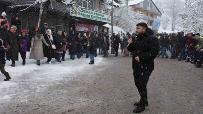 Geleneksel olan festivalde 1 ton hamsi pişti, 7'den 70'e yüzler güldü