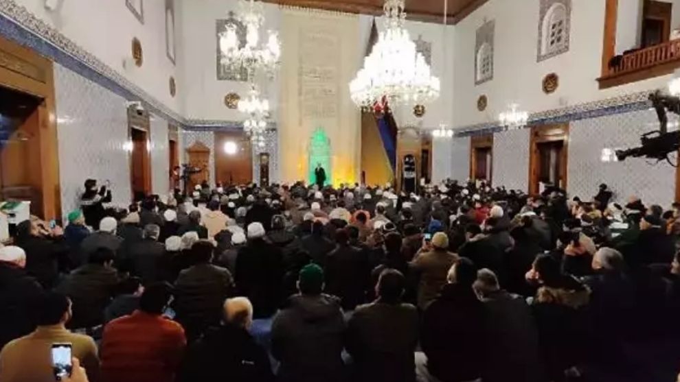 Erbaş'tan Hacı Bayram'daki sabah namazı sonrası şehitler için dua
