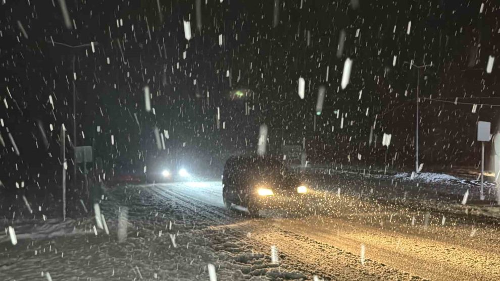 Bolu Dağı'nda kar kalınlığı 30 santimetreyi geçti