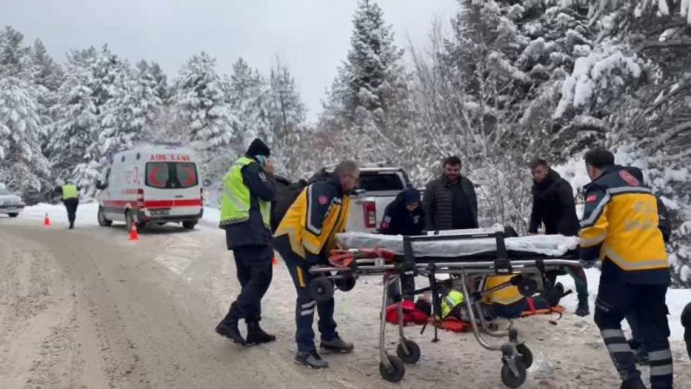 Kartalkaya yolunda kaza tutanağı tuttukları esnada cip çarptı: 2 yaralı