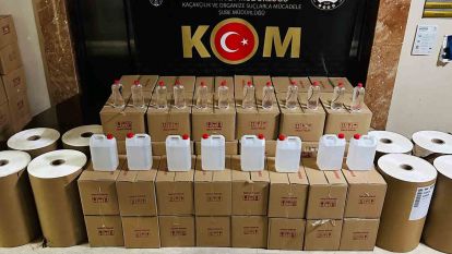 1498 litre etil alkol ve 112 bin metre sigara kağıdı ele geçirildi