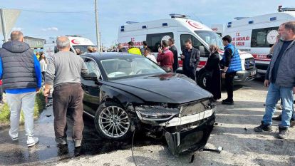 AK Parti Sakarya Milletvekili Ali İnci'nin karıştığı kazada 5 kişi yaralandı