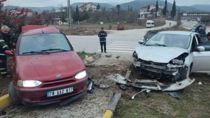 Araçta sıkışan sürücüyü itfaiye ekipleri kurtardı