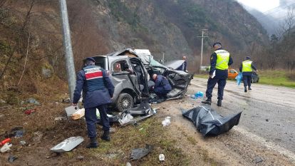 Cenaze için çıktıkları yolda hayatlarını kaybettiler