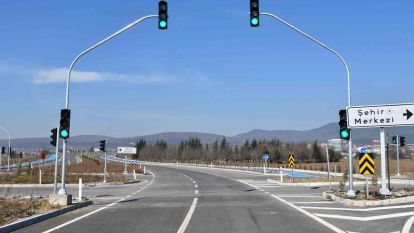 Kaza üzerine kaza olan kavşağa trafik ışık sistemi kuruldu