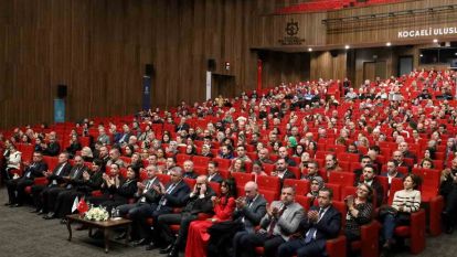 Kocaelililer Dr. Sadık Ahmet'in hayat hikayesini izledi