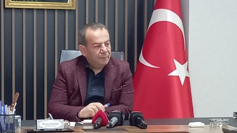 Bolu Belediye Başkanı Tanju Özcan, belediyenin 5. katından rakip tanımadığını ilan etti