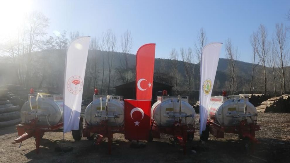 Göynük’te 4 Adet yangın söndürme su tankerlerinin dağıtım töreni gerçekleştirildi