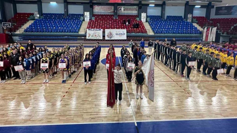 Basketbol grup müsabakaları Düzce’de başladı