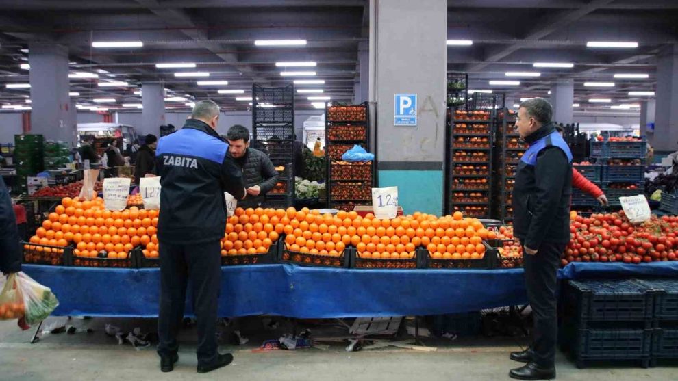 Derince'de pazarlar denetleniyor