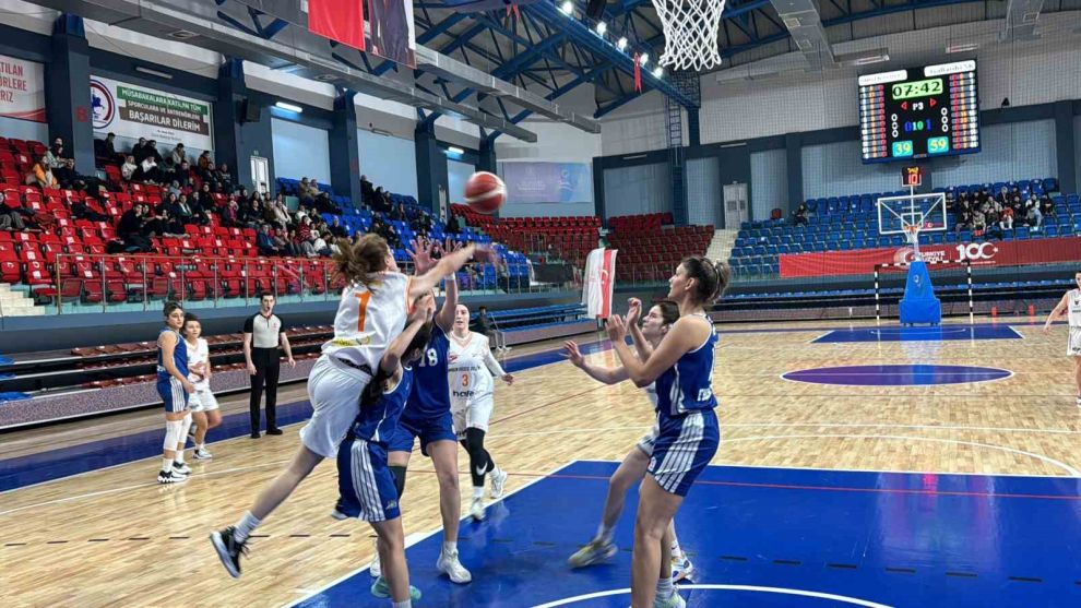 Kadınlar Bölgesel Basketbol Ligi: Düzce Atletik: 64 - Gallardo: 84