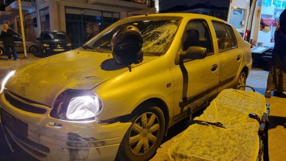 Otomobilin camına çarparak savrulan motosiklet sürücüsü yaralandı