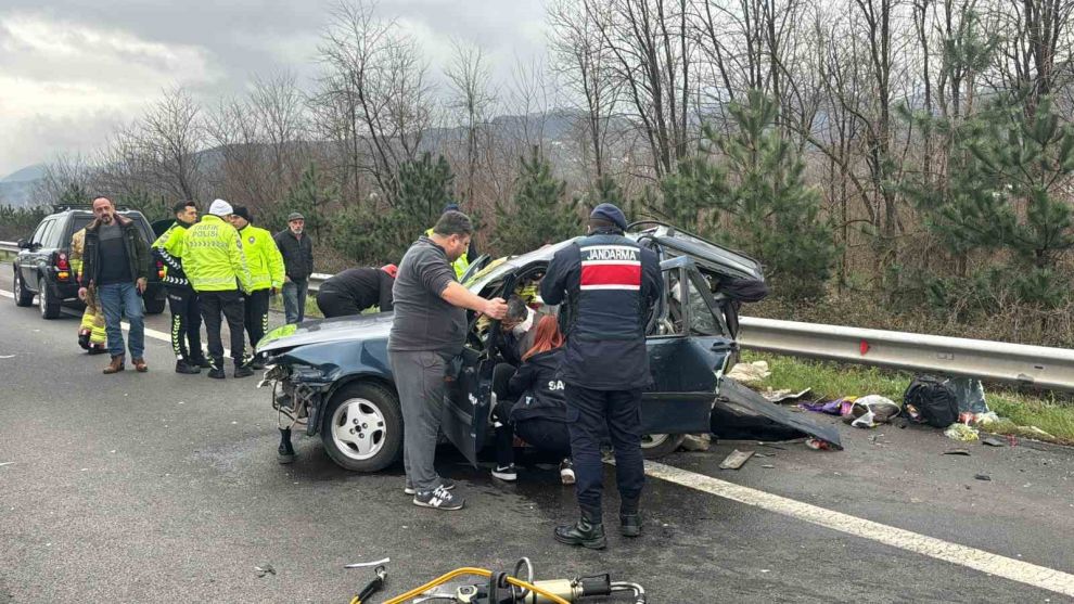 Otoyolda feci kaza: 1 ölü, 2’si ağır 5 yaralı