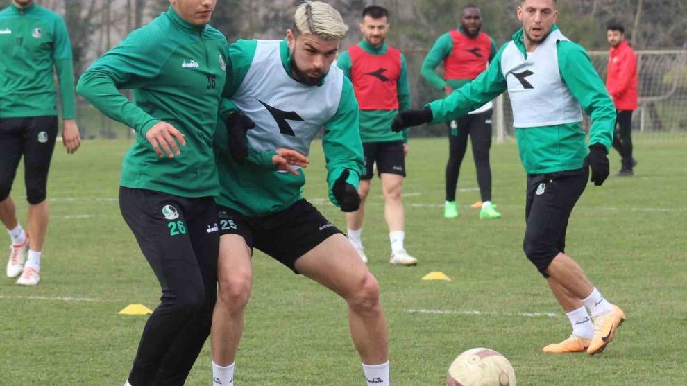 Sakaryaspor, Eyüpspor mesaisine devam ediyor