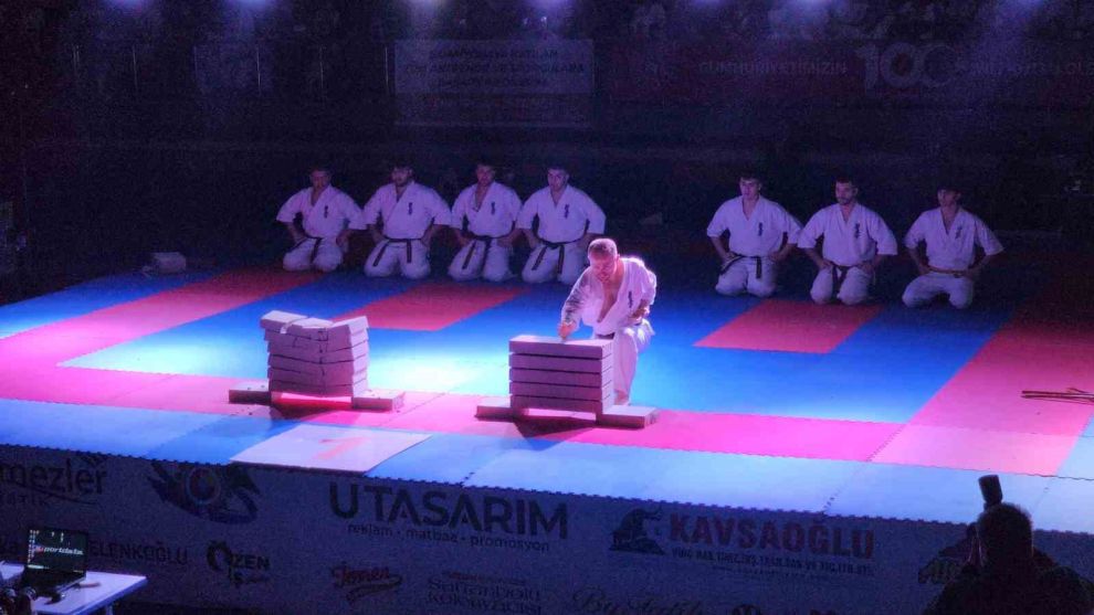 Türkiye Kyokushin Stil Karate Şampiyonası'nın seremonisi yapıldı