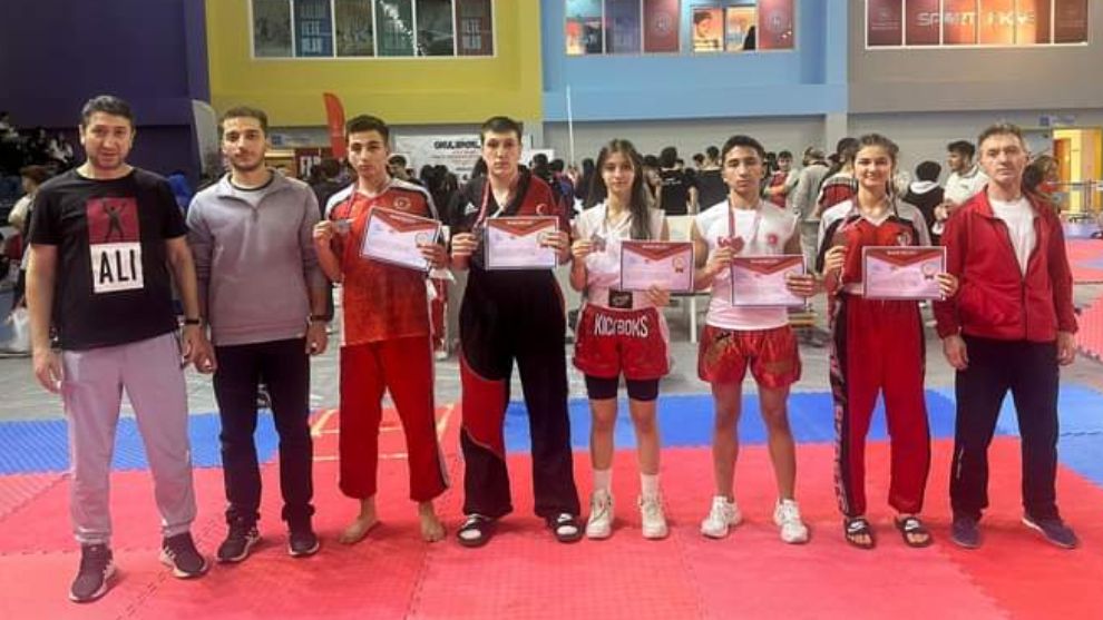 Kick Boks Bolu Takımı, Mersin'den 5 Madalya ile döndü