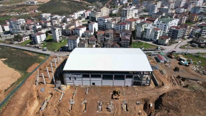 Çayırova'nın yeni spor salonunda çalışmalar devam ediyor