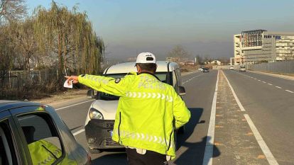 Düzce'de denetimlerde 122 araç trafikten men edildi