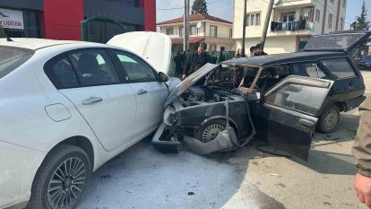 Kontrolden çıktı, park halindeki otomobile çarptı: 1 yaralı