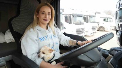 Köpeğiyle tonlarca yükle şehirler arası mekik dokuyor