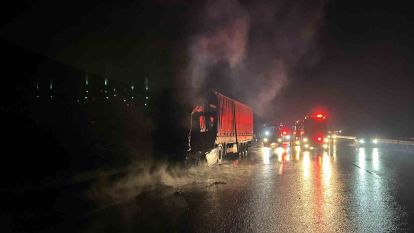 Kuzey Marmara Otoyolu'nda asit yüklü tır alev alev yandı