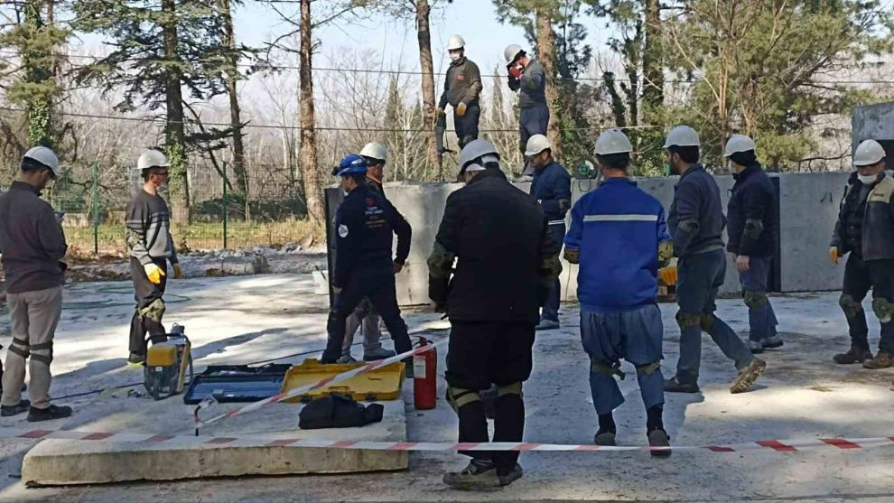 Afetlere dirençli toplum hedefi ile arama kurtarma eğitimleri sürüyor