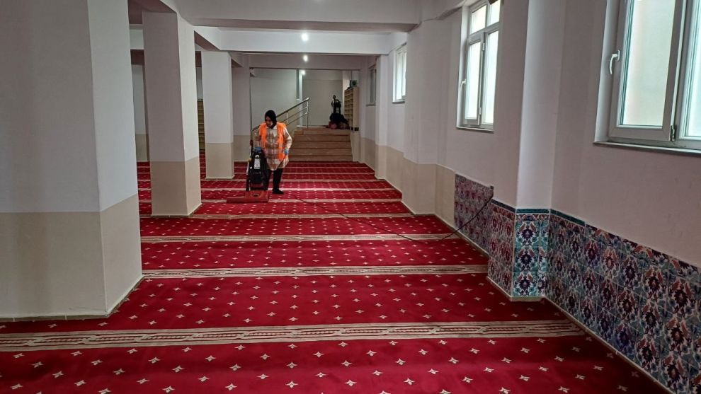 Çayırova'da ibadethaneler temizleniyor