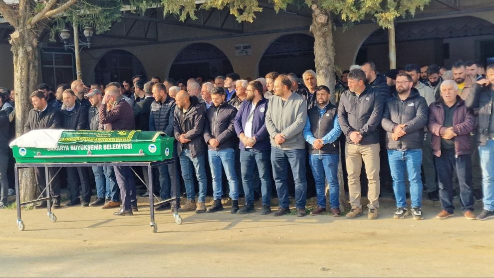 Servisi kaçırdı, işe yürüyerek giderken kamyonet çarptı