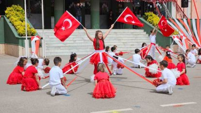 23 Nisa'da Gölcük renkli görüntüler sahne oldu