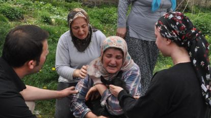 Alevler arasından kurtarılan yavru oğlağına kavuşmuştu: “Dünyayı o an bana verselerdi umurumda olmazdı”