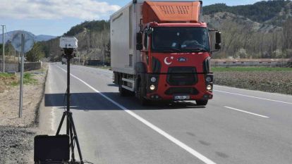 Bayram tatili yolunda hız yapan sürücülere geçit yok