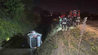 Kocaeli'de hafif ticari araç su kanalına uçtu: 1 yaralı