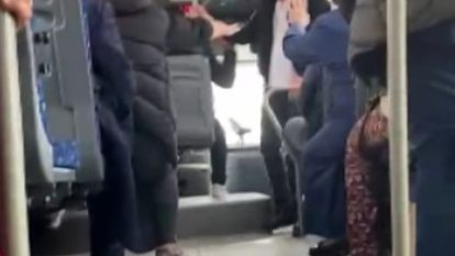 Otobüs şoförü herkesle kavga edince yolcular ayaklandı