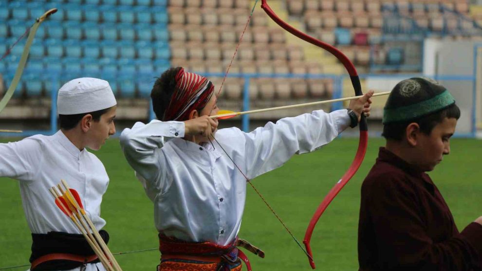 Geleneksel Türk okçuluğu grup müsabakaları Karabük’te başladı