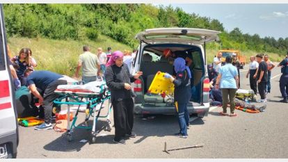 TEM'de minibüs takla attı 1 ölü, 10 yaralı