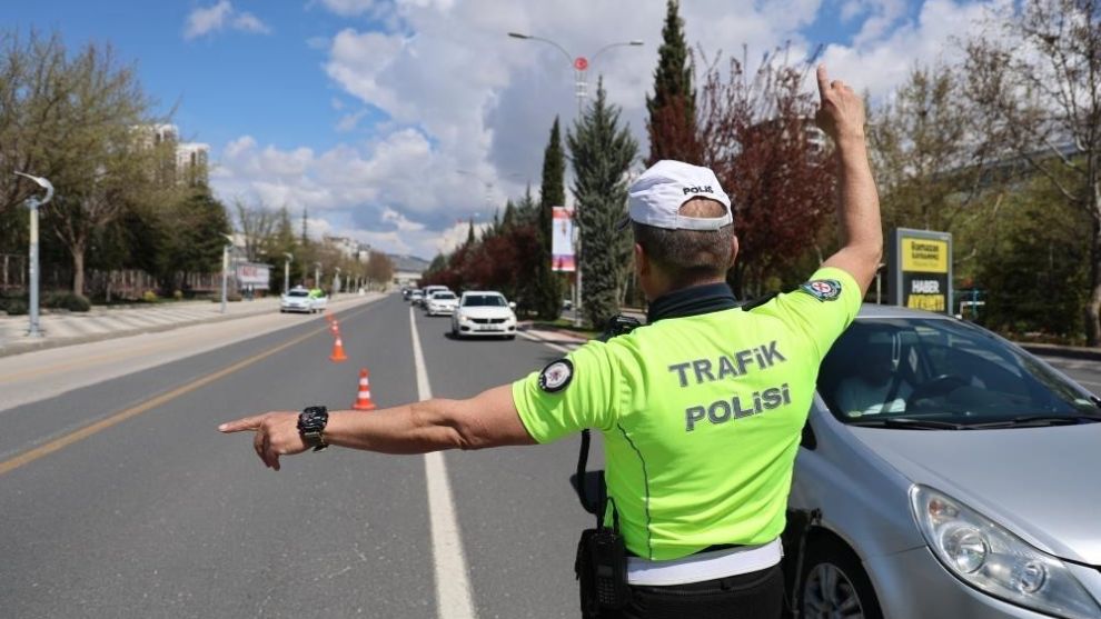 Kural tanımayan sürücülerin araçları trafikten men edildi