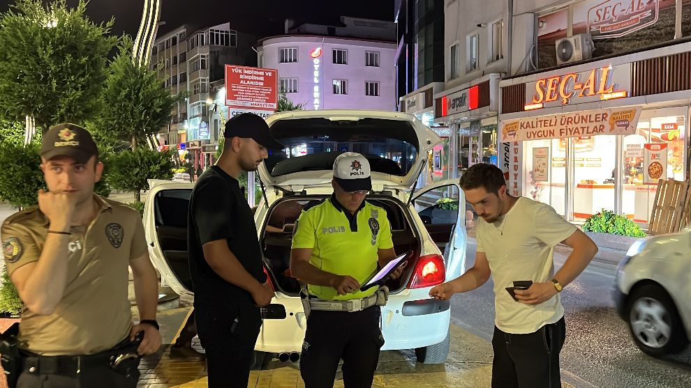 Kurallara uymayan onlarca sürücüye ceza yağdı