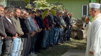 Devrilen traktörün altında kalan genç son yolculuğuna uğurlandı