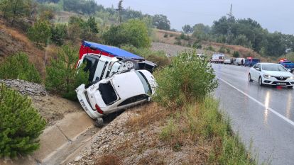 Mudurnu Yolunda tır otomobili biçti