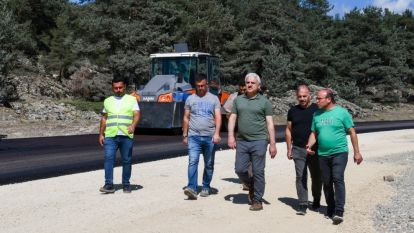 Özel İdare, kendi ürettiği asfaltla yol yapmaya başladı