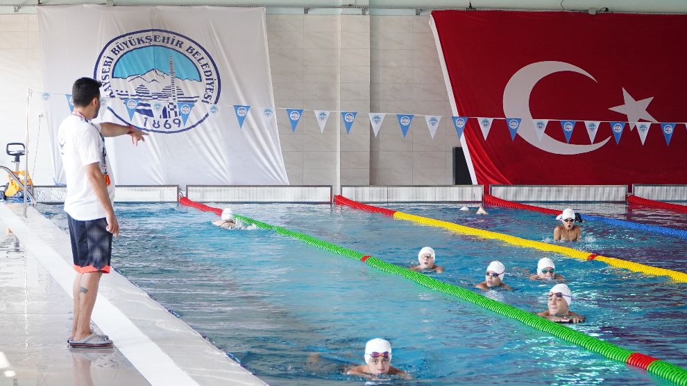 Erciyes Yüksek İrtifa Kamp Merkezi, Bolu Yüzme Kulübünü ağırlıyor