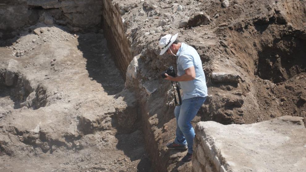 Tarihi hamam kalıntısının üstü kapatıldı, otopark oldu